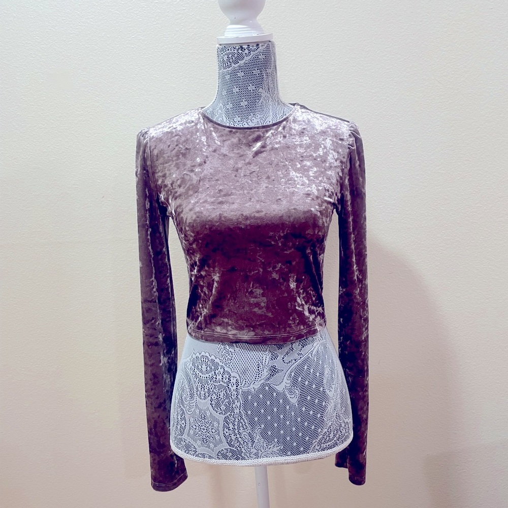 Crushed velvet lavender top. Size small